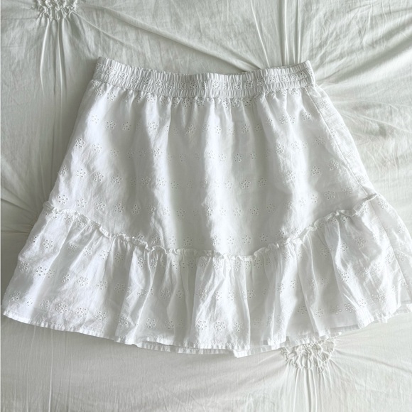 Hollister Dresses & Skirts - Hollister Ultra High Rise White Skirt